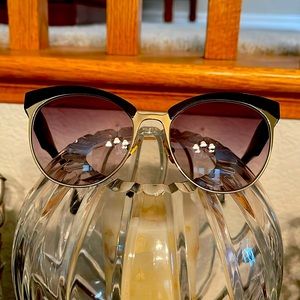 MIU MIU WOMEN SUNGLASS.
